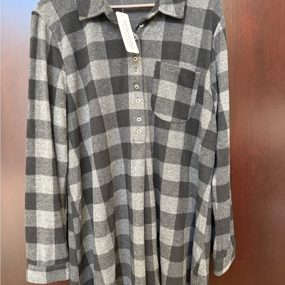 Black and Gray Plaid Button-Up Shirt
